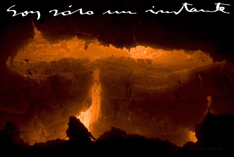 Brasas de una chimenea.