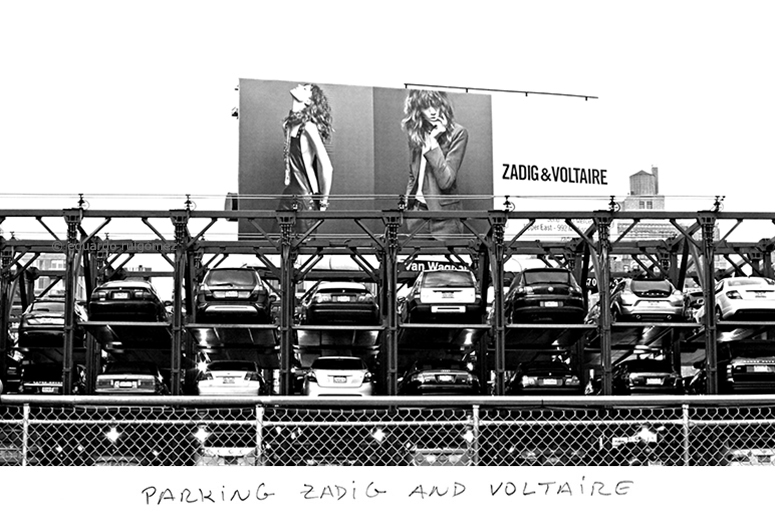 Parking al aire libre con una lona gigante de Zadig y Voltaire en Nueva York.